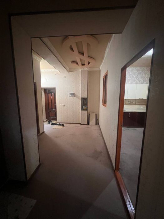 Vagzal Karavan domida 2x 77kvt kvartira sotiladi