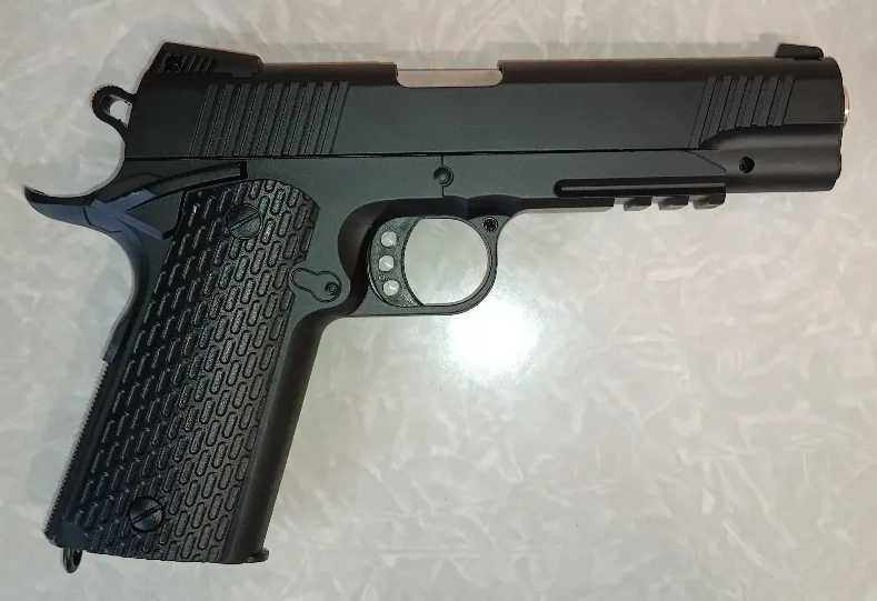 Пистолет игрушечный металлический страйкбол