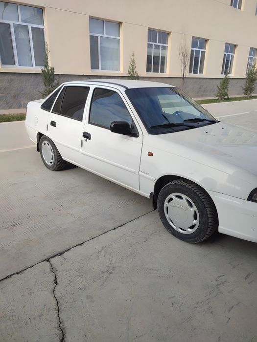 Daewoo Nexia.  2