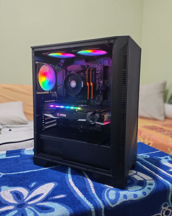 R5 5600X, RX 6800, 16 RAM, M.2 512 GEN4