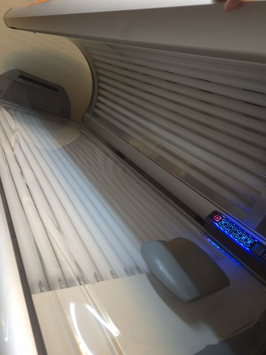 Продам солярий Luxura x7 горизонтальный.