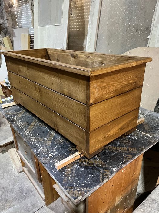 Кашпи от иглолистна дървесина