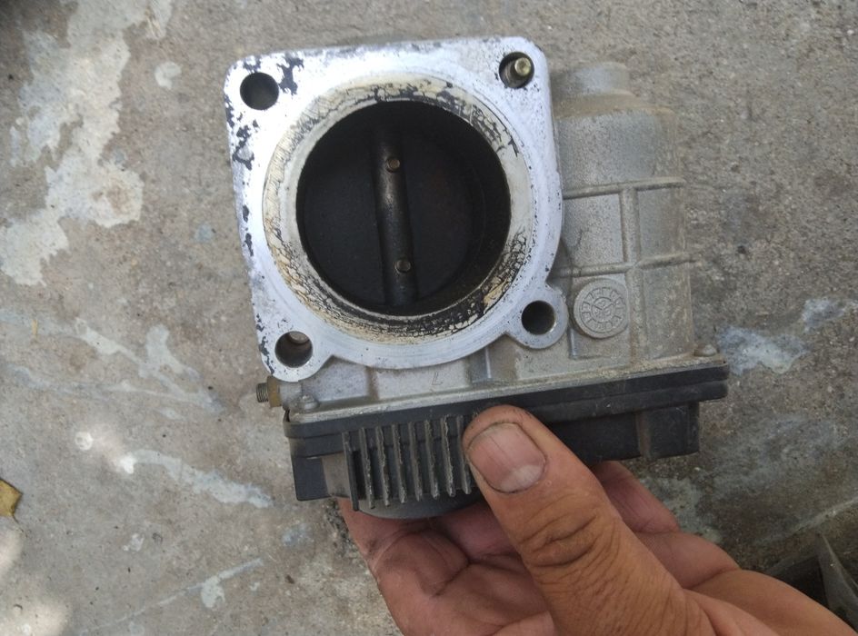 Розова клапа за nissan almera nissan primera 1.8/ 114 коня