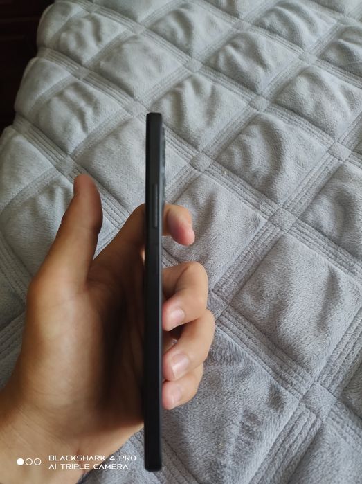 Продам смартфон Xiaomi Redmi note 12