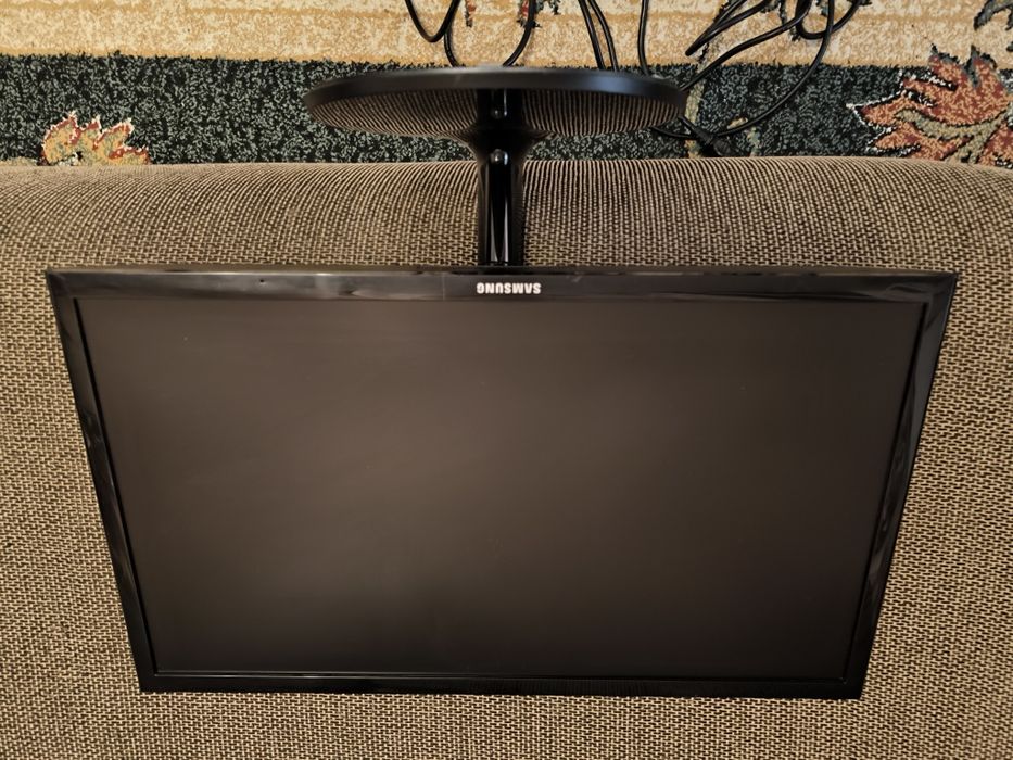 Vând doua monitoare led cu Hdmi pt camere video ,gaming sau conectate la PC