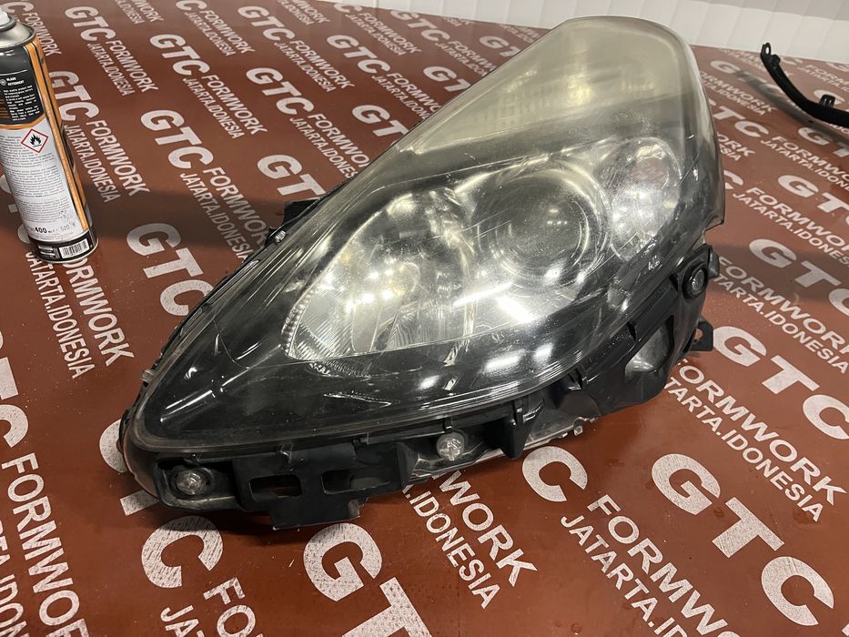 Фар Renault Clio ляв