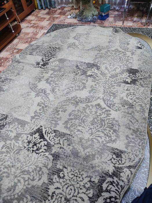 Продам ковёр в хорошем состоянии