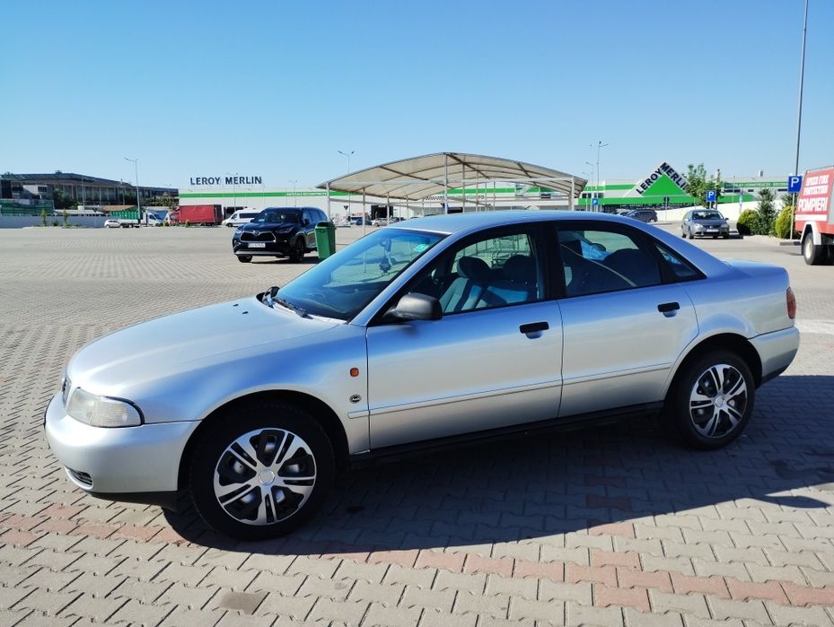 Audi A4 1996 benzină, 1.300 € — imagine 3