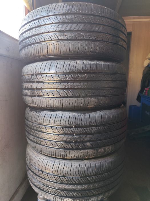Продам комплект шины R17