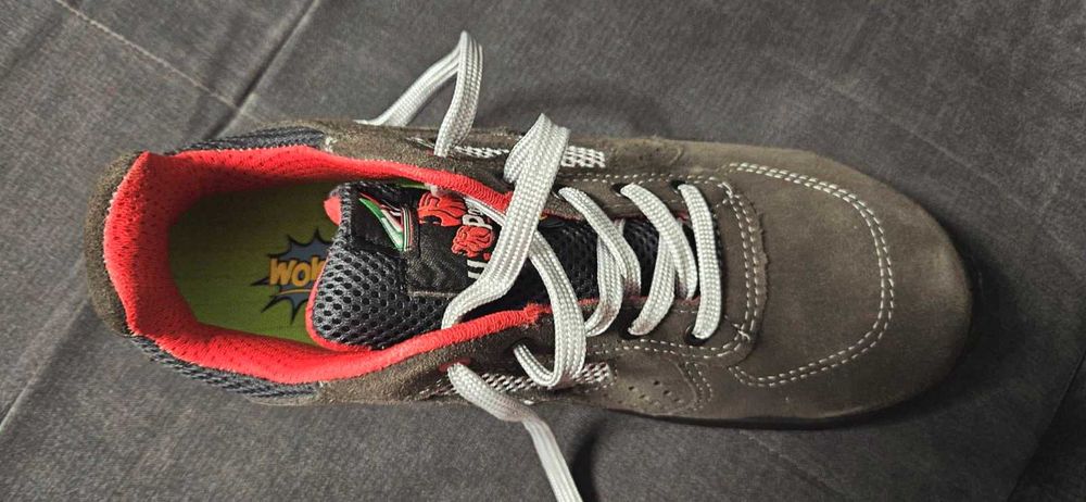 Работни обувки НОВИ 43-ти номер