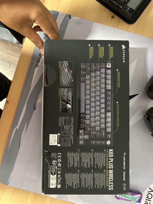 Tastatura corsair k65 plus