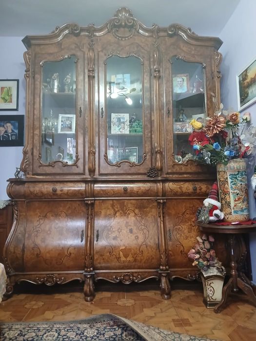 Mobila lux din lemn masiv de cireș