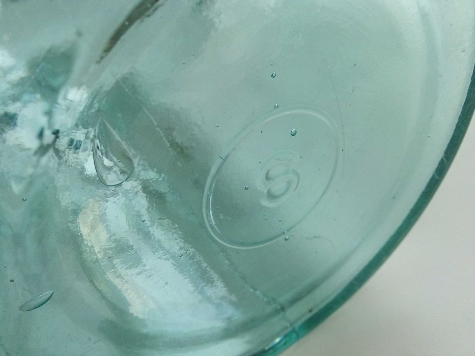 Голямо старо стъклено шише 3л.