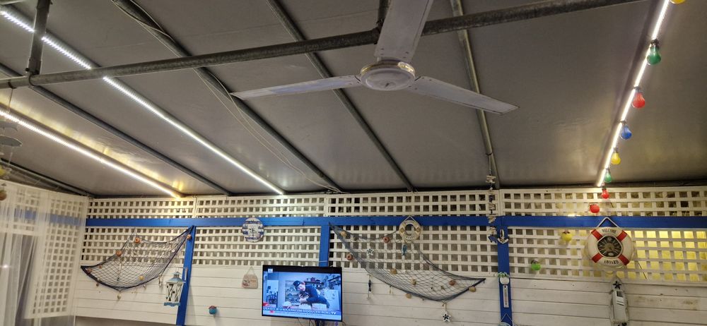 Каравана на къмпинг в Гърция