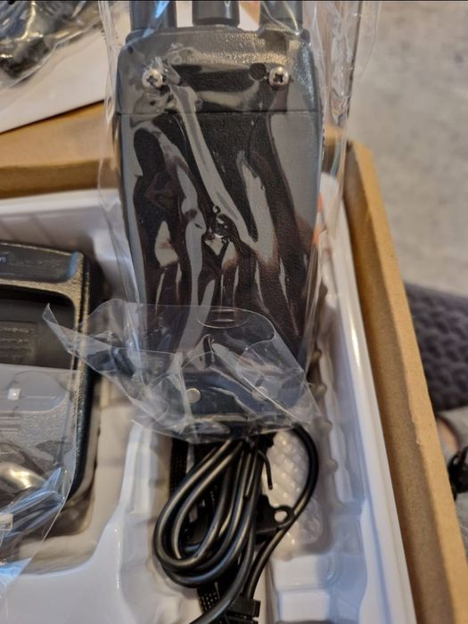 2 bucati statie radio emisie receptie walkie talkie