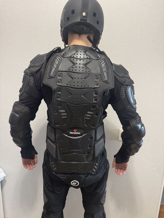 Продам экипировку для мотоцикла