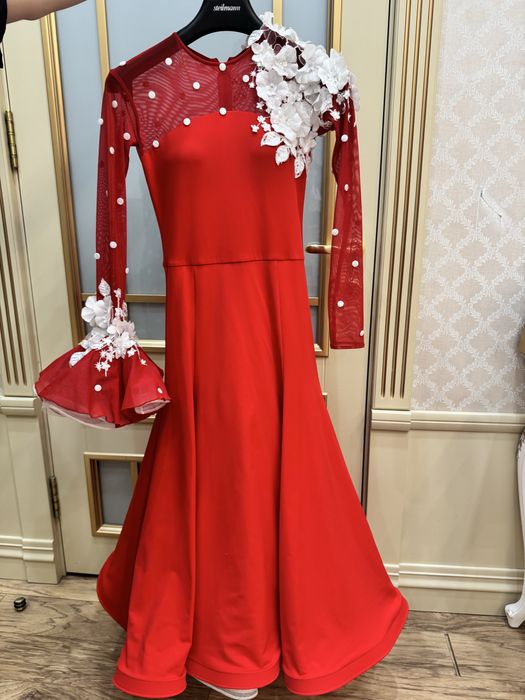 платья для бальных тацев