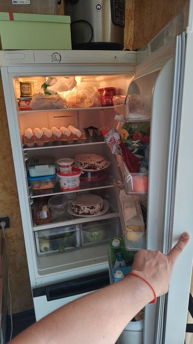 Холодильник Indesit