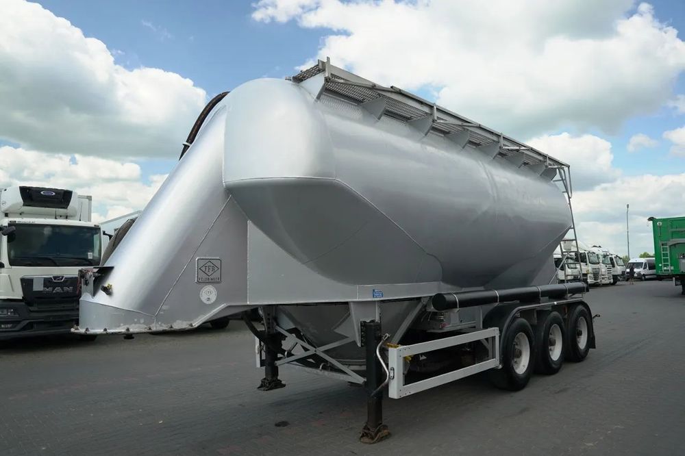 Feldbinder REMORCA CIMENT / 3 CAMERĂ / 36.000 L / SILOC / PENTRU MATERIALE VRAC / JANTE DIN ALIAJ