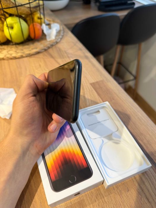 iPhone SE (2022), 64GB, Midnight
