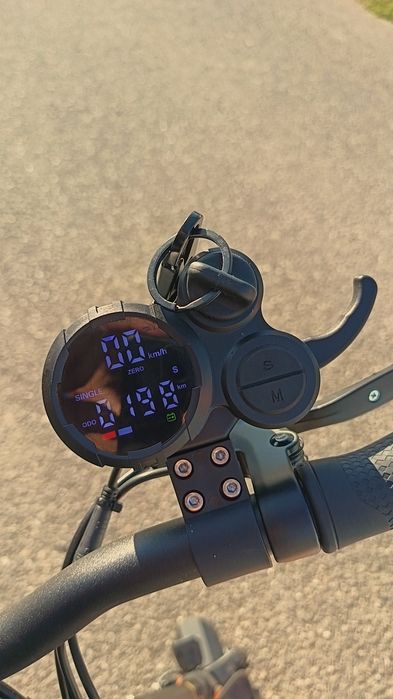 Vând trotinetă kukirin m4 max