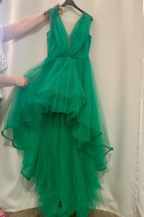 Rochie de ocazie lungă în spate scurta in fata.