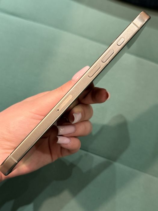 Продам айфон 15 про макс