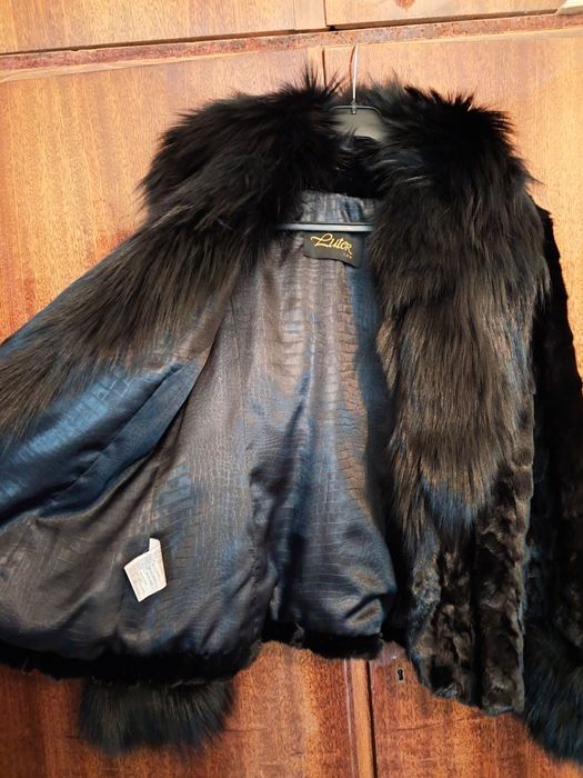 Късо палто от естестврн косъм