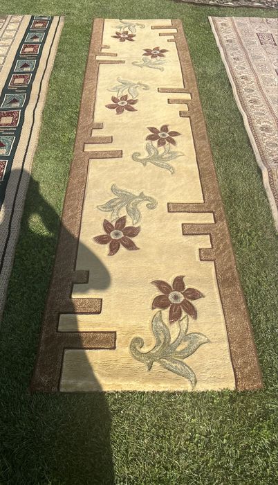 Продам б/у ковры, в хорошем состоянии