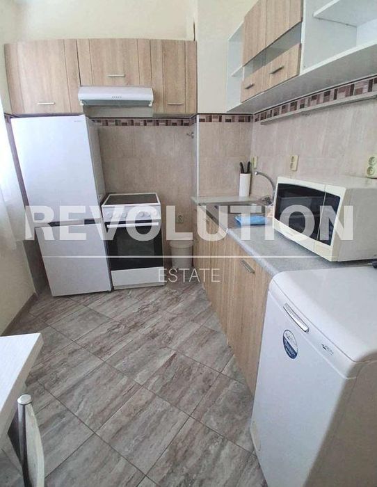 Дава се под наем Едностаен апартамент в Варна, Зимно кино Тракия - 43 кв.м за 300 € - Снимка #1