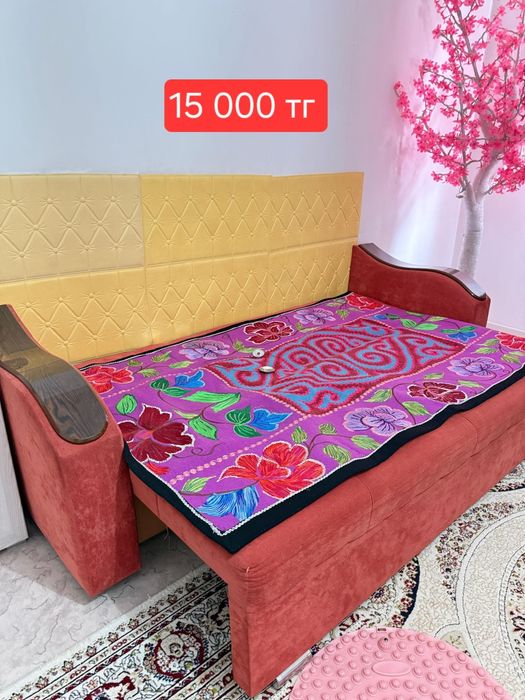 Столь стулья шкаф Люстра диван продаётся