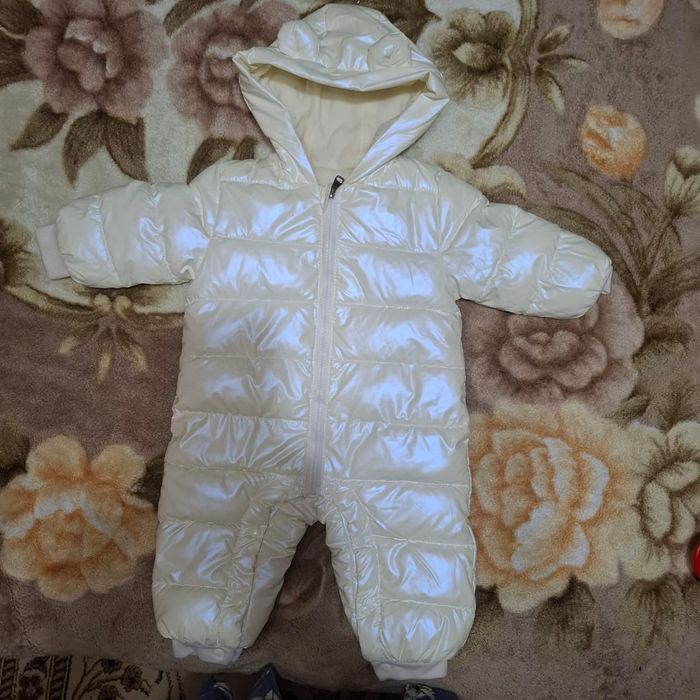 Продаётся детский комбинезон.