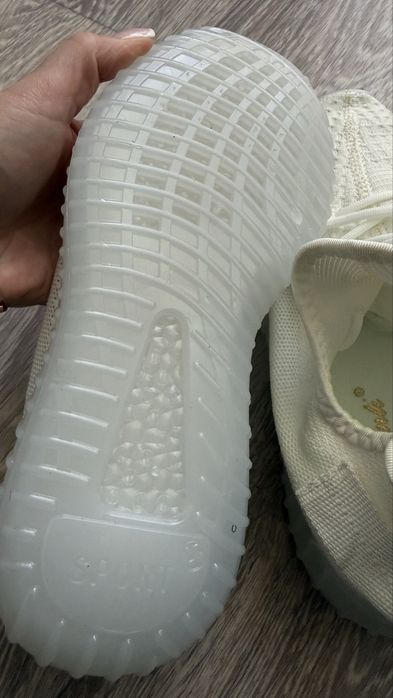 Кроссовки новые р.36-40