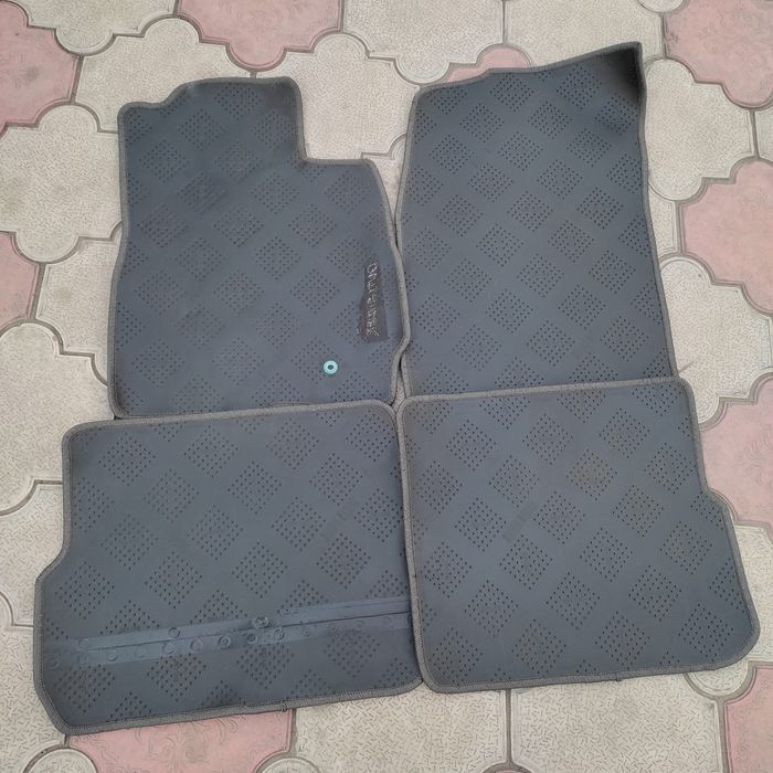 Полики-Коврики на Mitsubishi Outlander