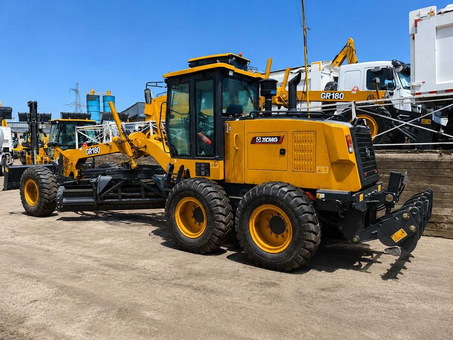 Автогрейдер XCMG GR180 муддатли туловга ва лизингга!