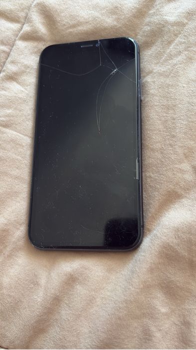 Продам айфон 11
