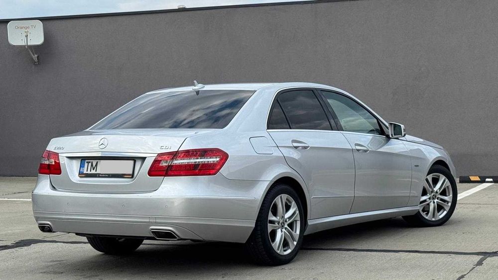 Mercedes-Benz E 220 KLASS Avantgarde 2.2 CDI Diesel BlueEffciency