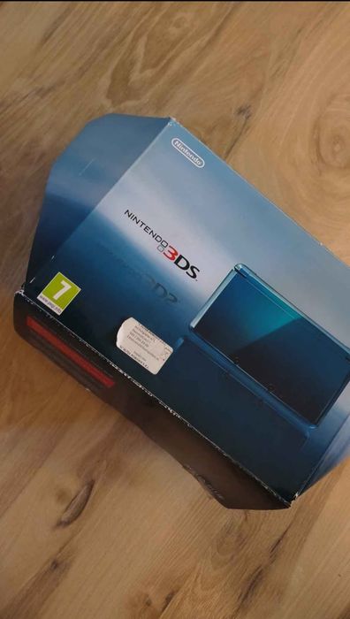 Nintendo 3DS LA CUTIE , condiție  IMPECABILA, luat de la  ALTEX.