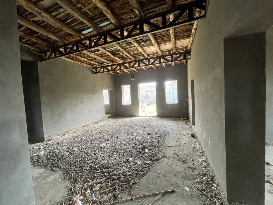 Uy sotiladi 150.000$