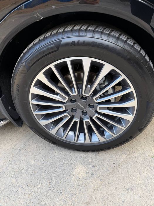 Срочно продается машина Jetour X70 flagship eng fulli