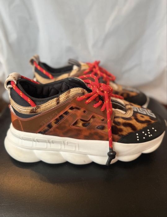 Versace chain reaction