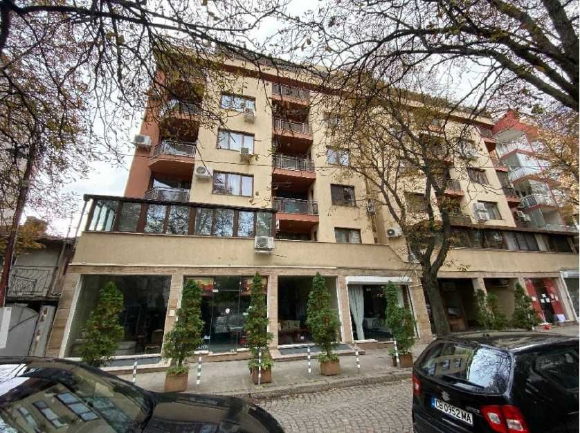 Двустаен с паркомясто, София - Център, ул.Перник 87