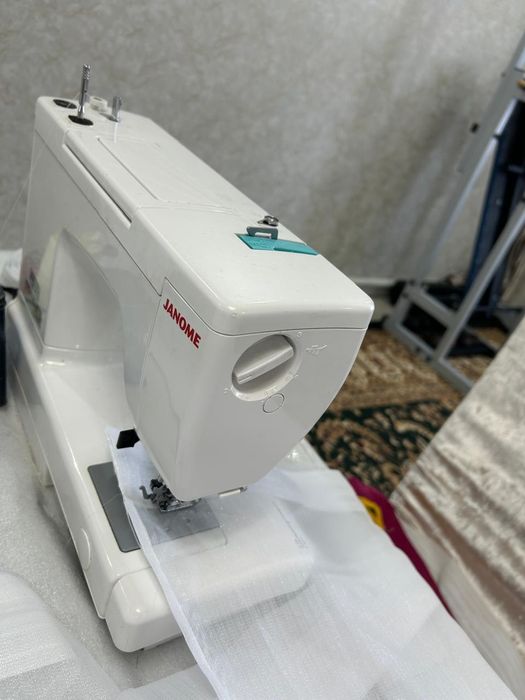 Швейная машинка,Janome