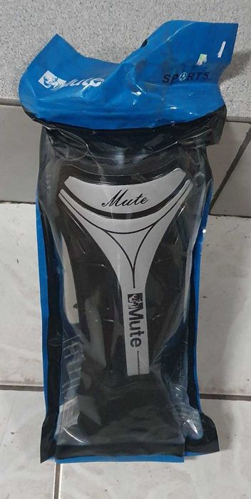 Футболни кори, калци и волейболни наколенки