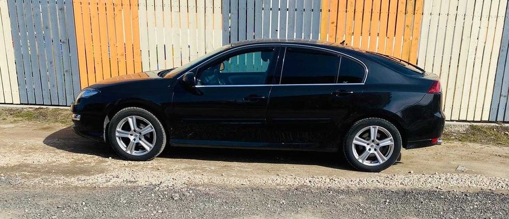 Firma ridesharing (Uber și Bolt) de vânzare