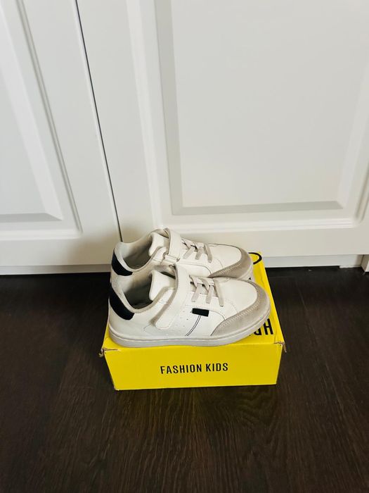 Adidasi pentru copii , numarul 30