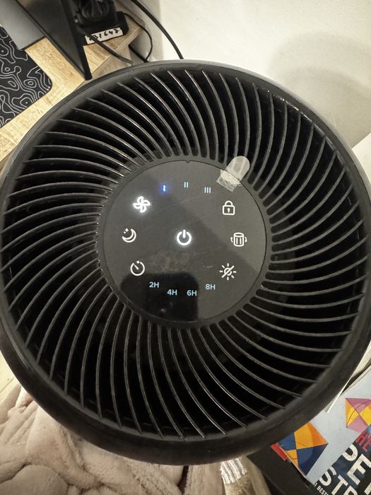 Vând purificator de aer Levoit Core 300