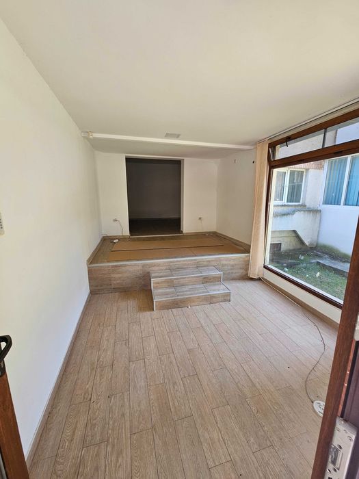 Spatiu comercial Mangalia str Rozelor