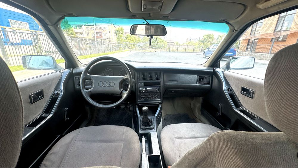 ауди 80 б3, на активном ходу.