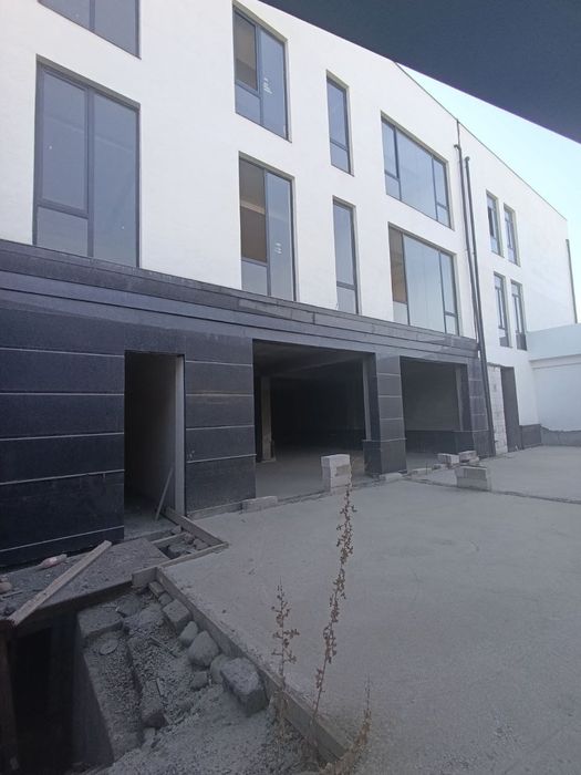 Продаются 2 здания Сергели, вдоль дороги, метро